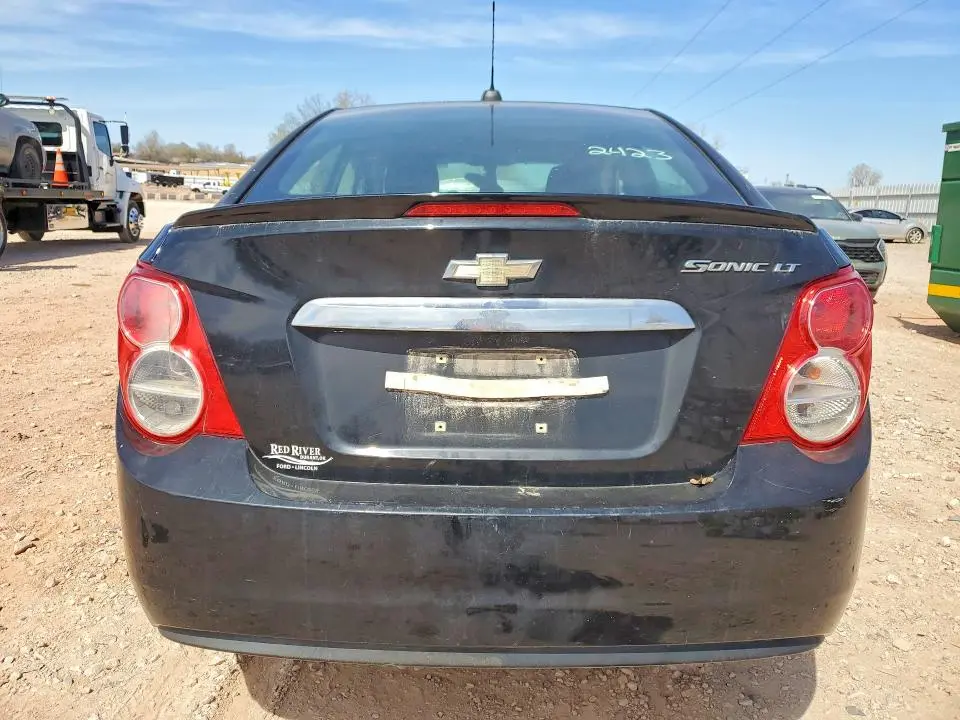 2016 CHEVROLET SONIC LT  