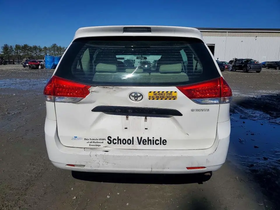 2014 TOYOTA SIENNA L 7-PASSENGER  