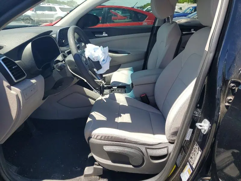 2021 HYUNDAI TUCSON SE  