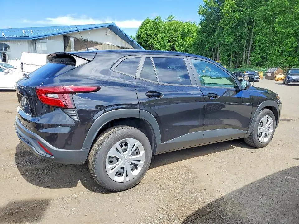2025 CHEVROLET TRAX LS  