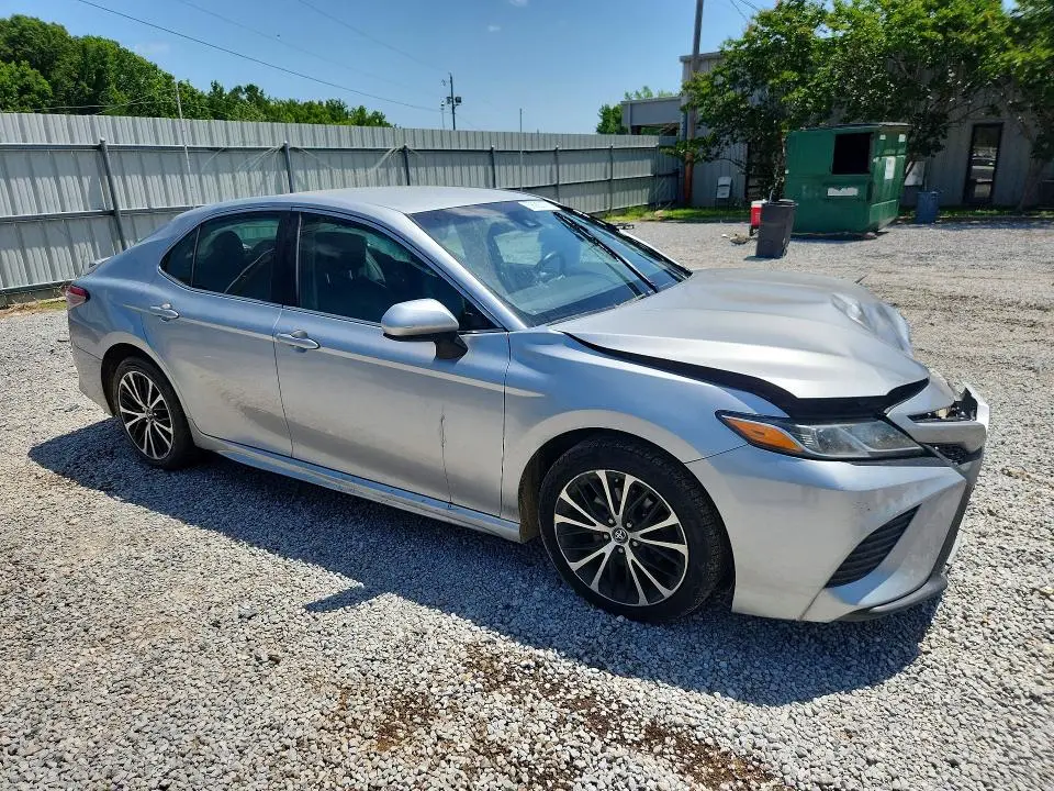 2018 TOYOTA CAMRY SE  