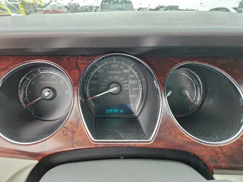 2010 FORD TAURUS SEL  