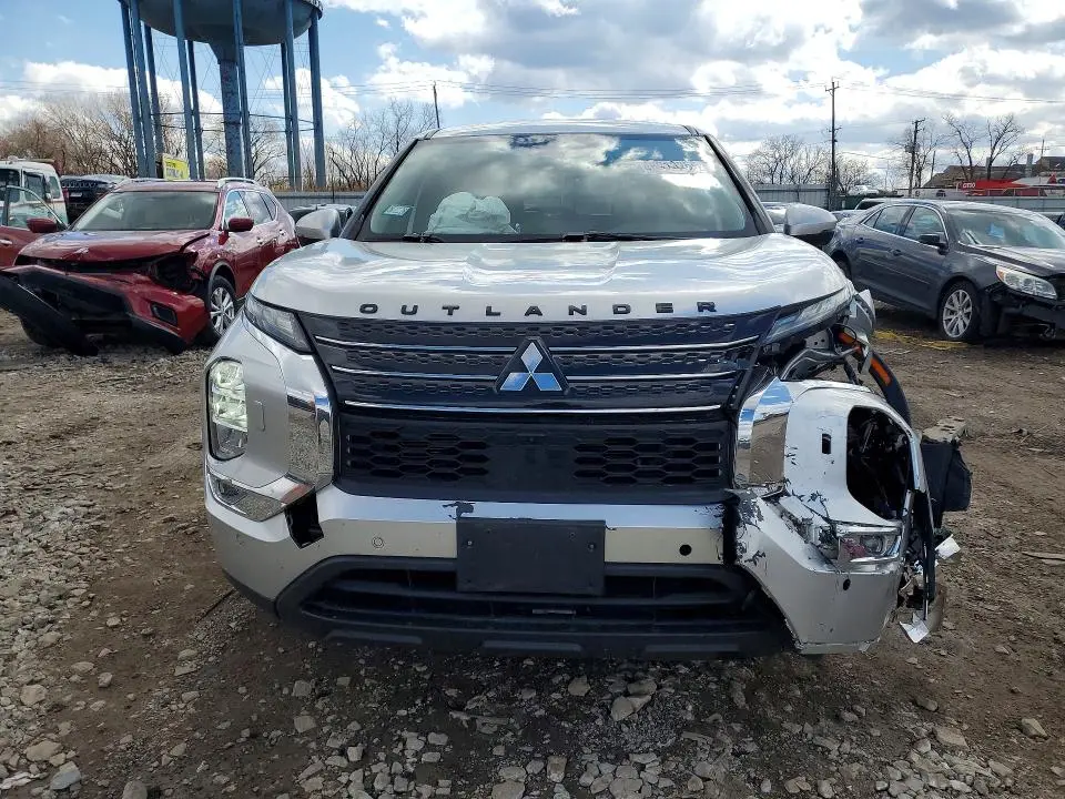 2022 MITSUBISHI OUTLANDER SE  