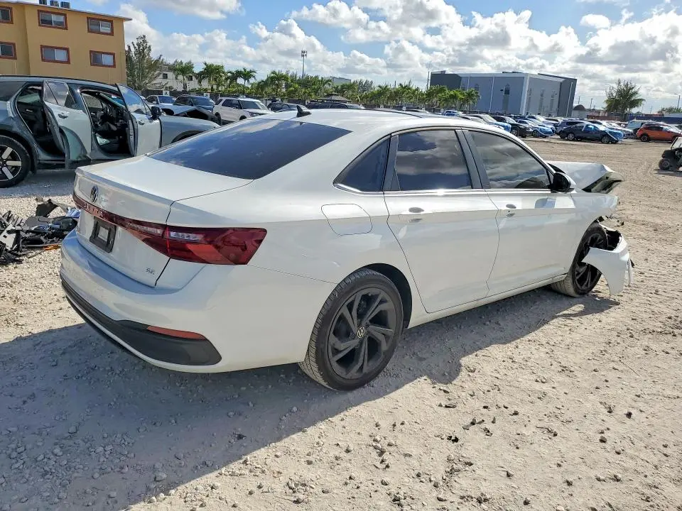 2025 VOLKSWAGEN JETTA SE  