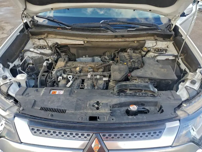 2020 MITSUBISHI OUTLANDER SE  