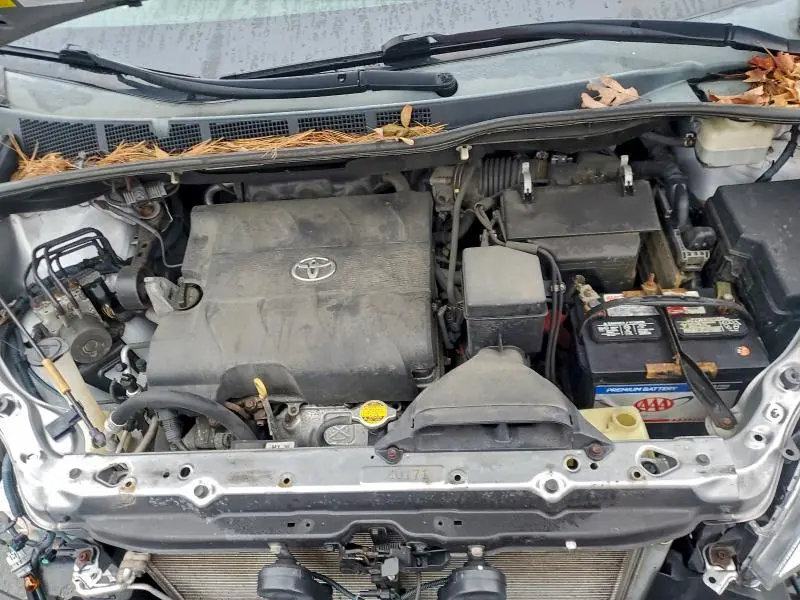 2013 TOYOTA SIENNA XLE  