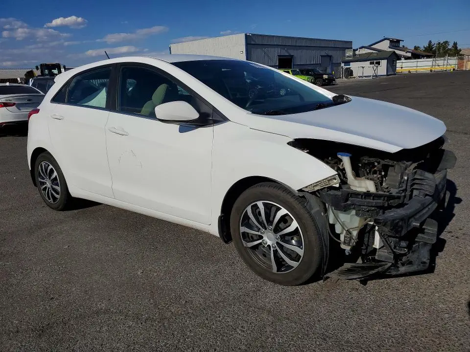 2017 HYUNDAI ELANTRA GT BASE  