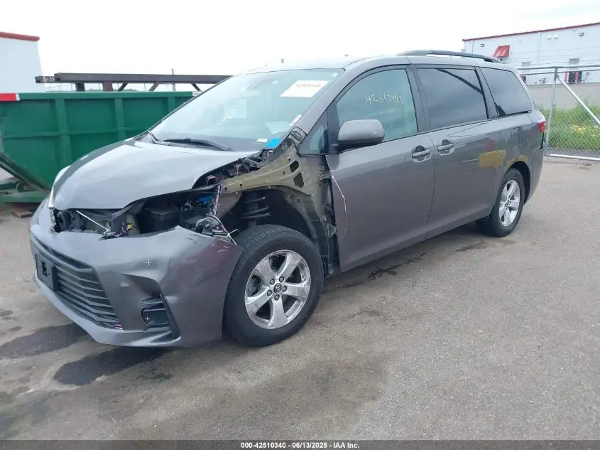 2019 TOYOTA SIENNA LE 8 PASSENGER