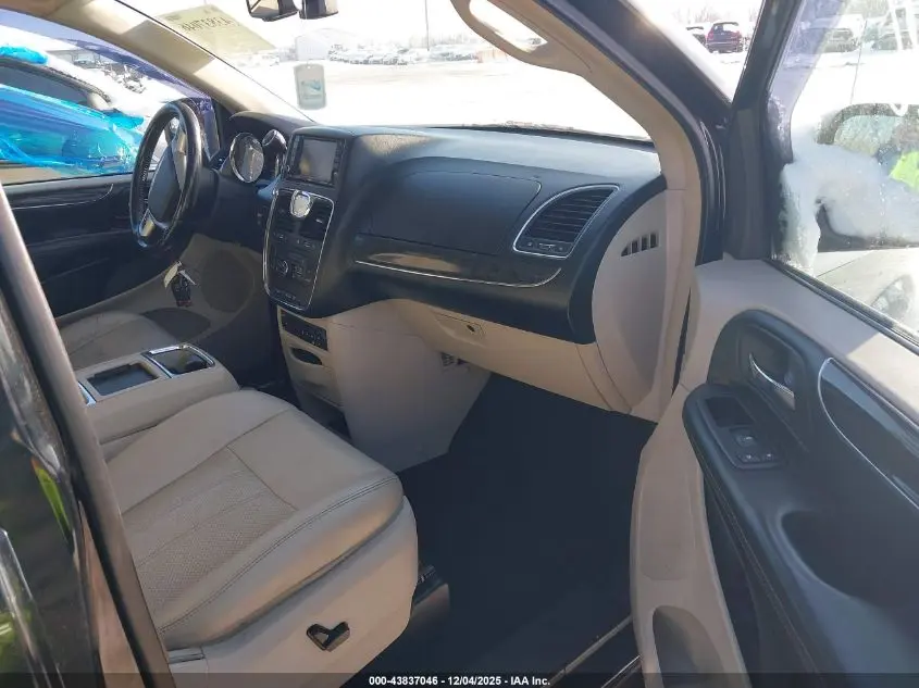 2011 CHRYSLER TOWN & COUNTRY TOURING-L