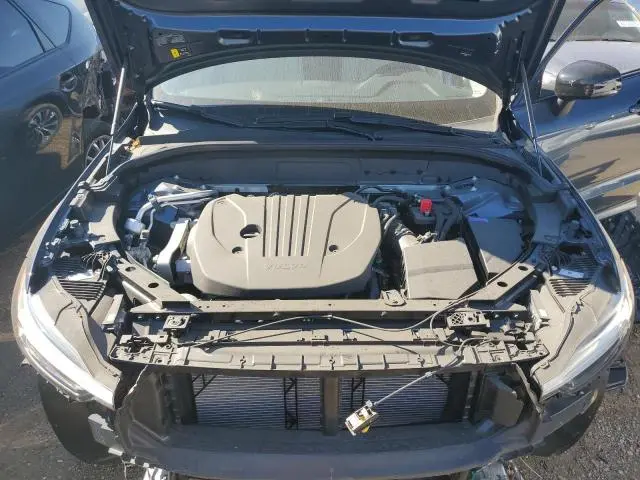 2025 VOLVO XC60 CORE  
