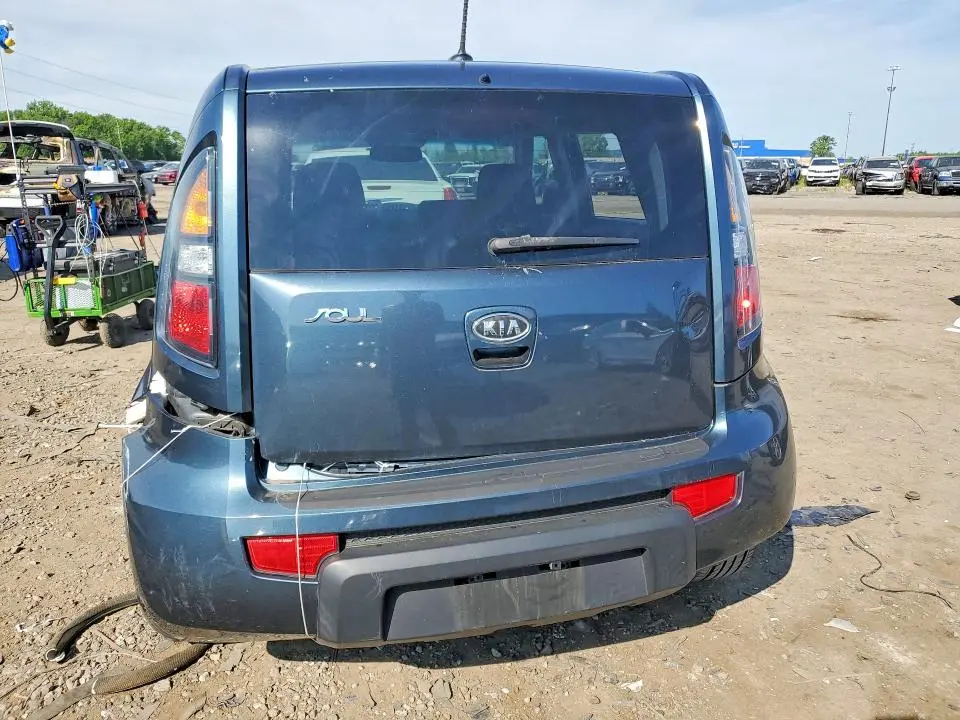 2011 KIA SOUL +  