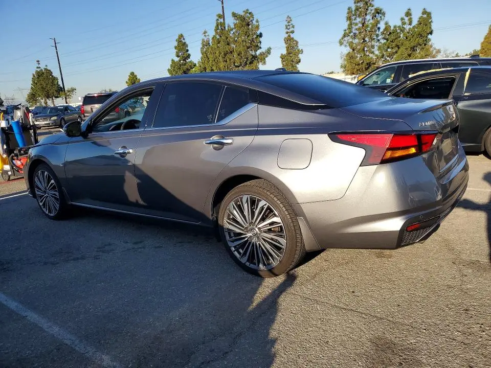 2023 NISSAN ALTIMA SL  