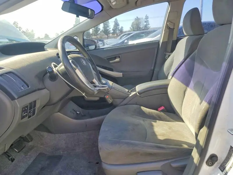 2010 TOYOTA PRIUS III  