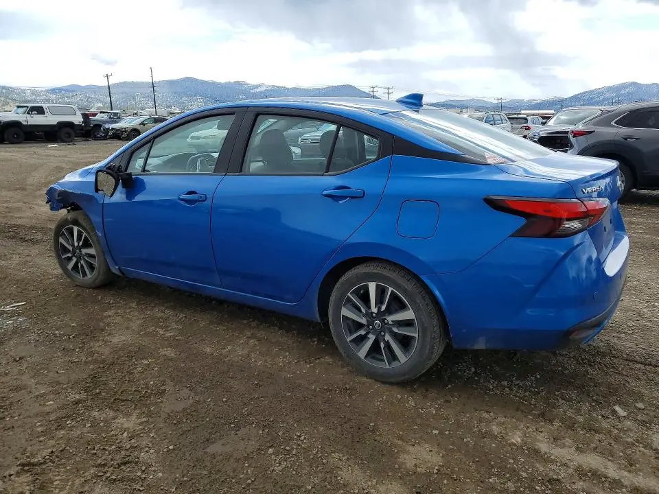2022 NISSAN VERSA SV  