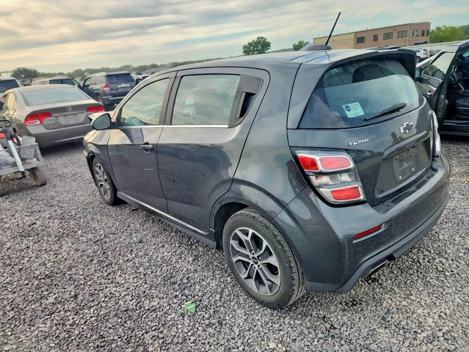 2020 CHEVROLET SONIC LT  