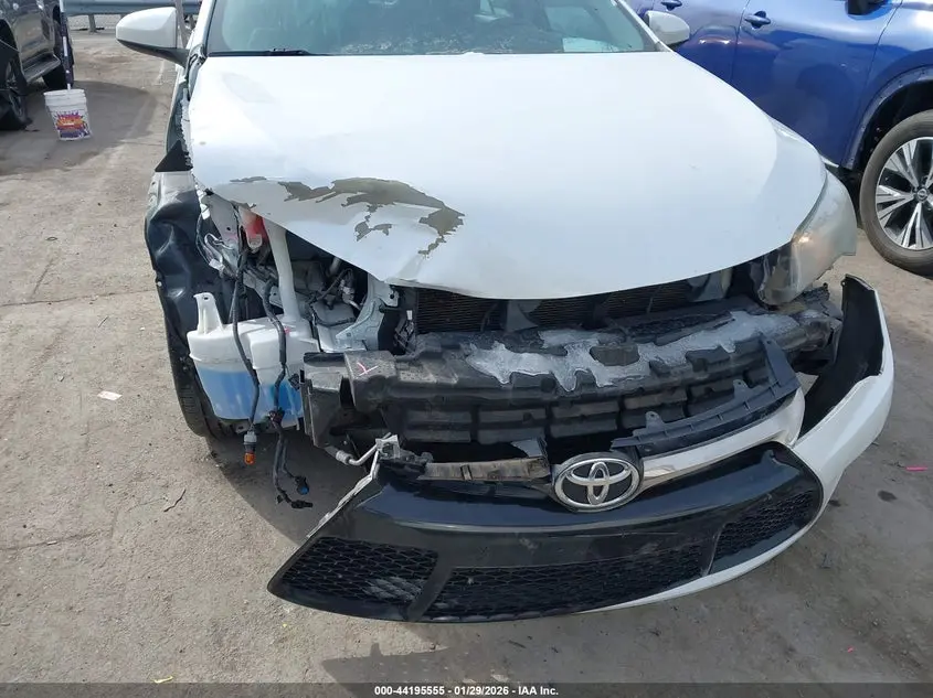 2016 TOYOTA CAMRY SE