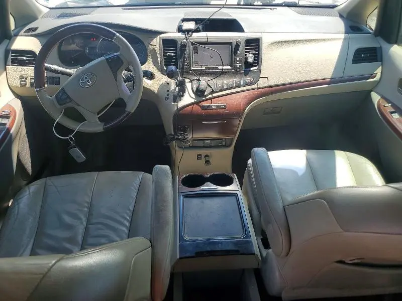 2013 TOYOTA SIENNA LIMITED 7-PASSENGER  