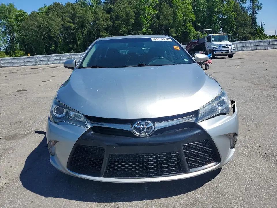 2017 TOYOTA CAMRY SE  