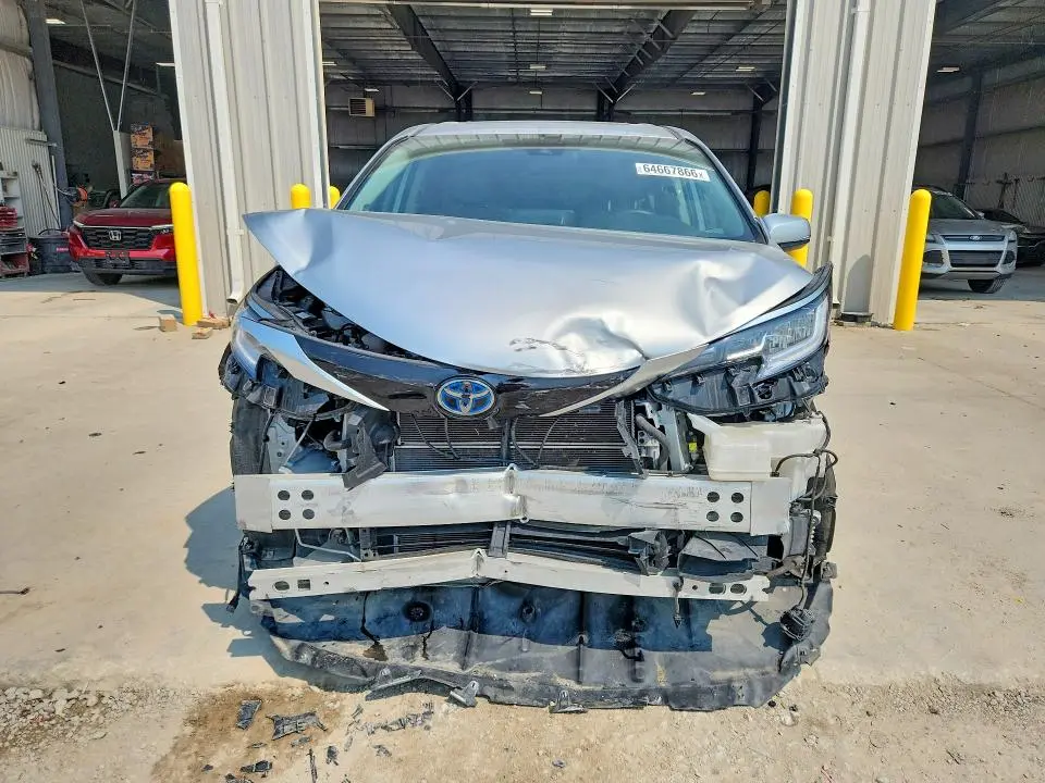2023 TOYOTA SIENNA LIMITED 7-PASSENGER  