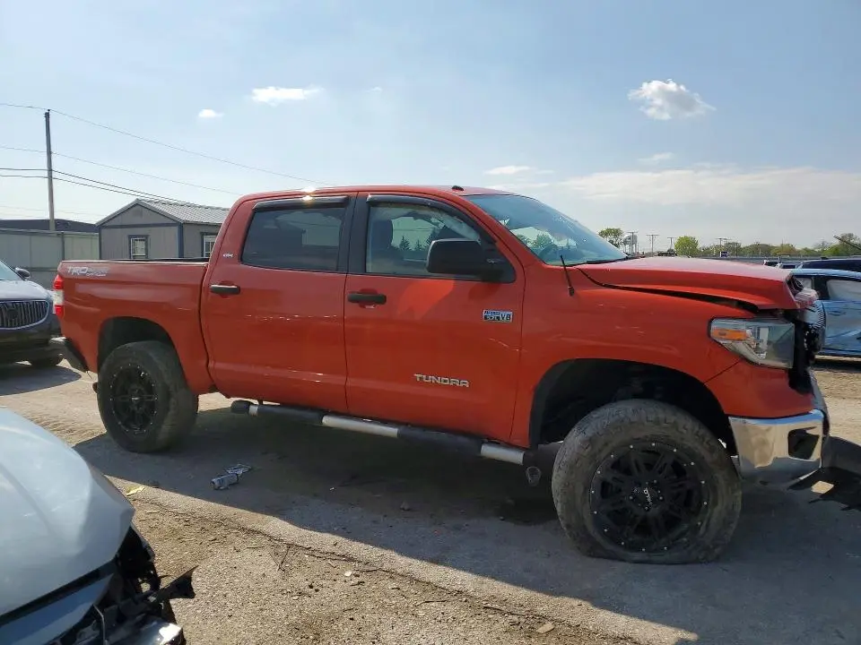 2018 TOYOTA TUNDRA CREWMAX SR5  