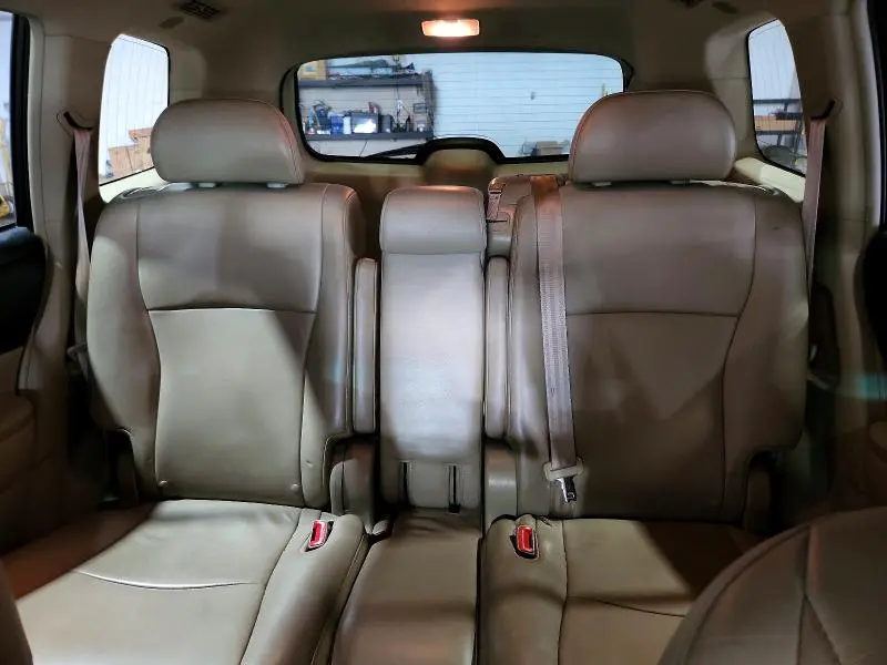 2012 TOYOTA HIGHLANDER SE  