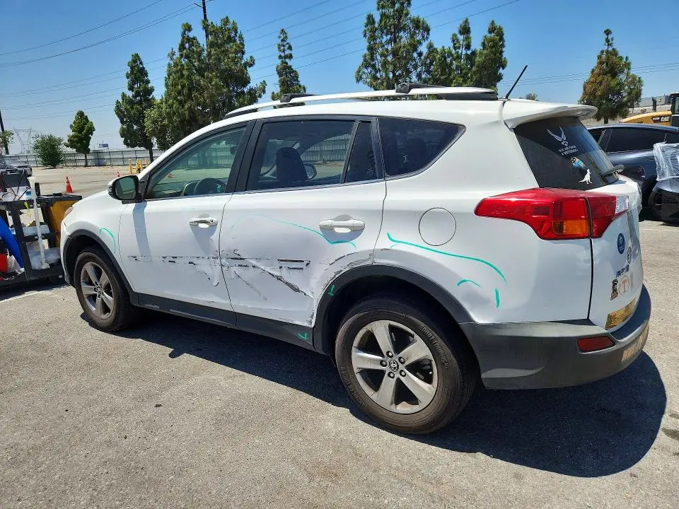 2015 TOYOTA RAV4 XLE  