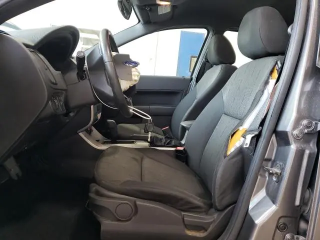 2010 FORD FOCUS SE  