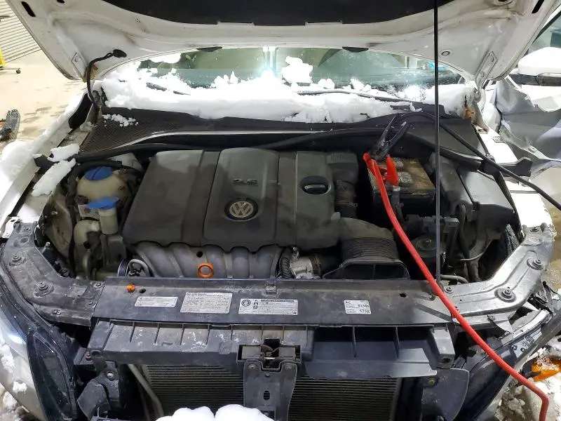 2012 VOLKSWAGEN PASSAT SE  