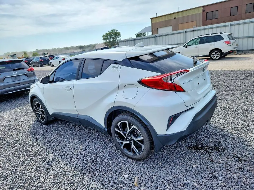 2019 TOYOTA C-HR XLE  