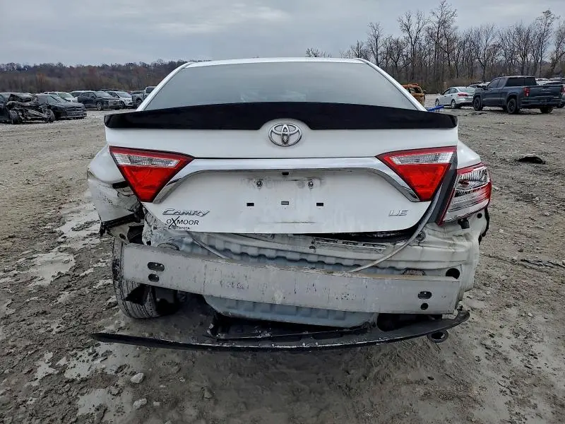 2016 TOYOTA CAMRY LE  