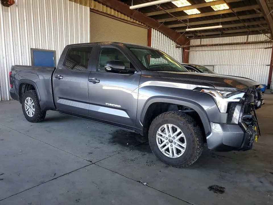 2024 TOYOTA TUNDRA CREWMAX SR5  