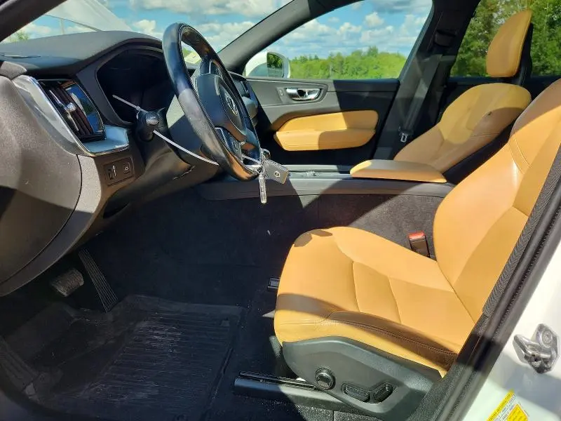 2018 VOLVO XC60 T5 MOMENTUM  