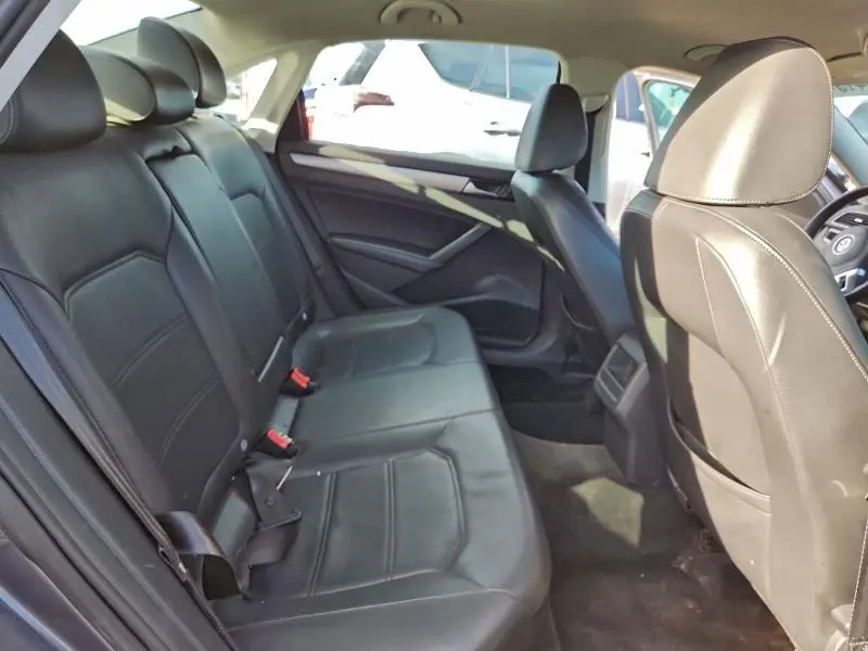 2014 VOLKSWAGEN PASSAT S  