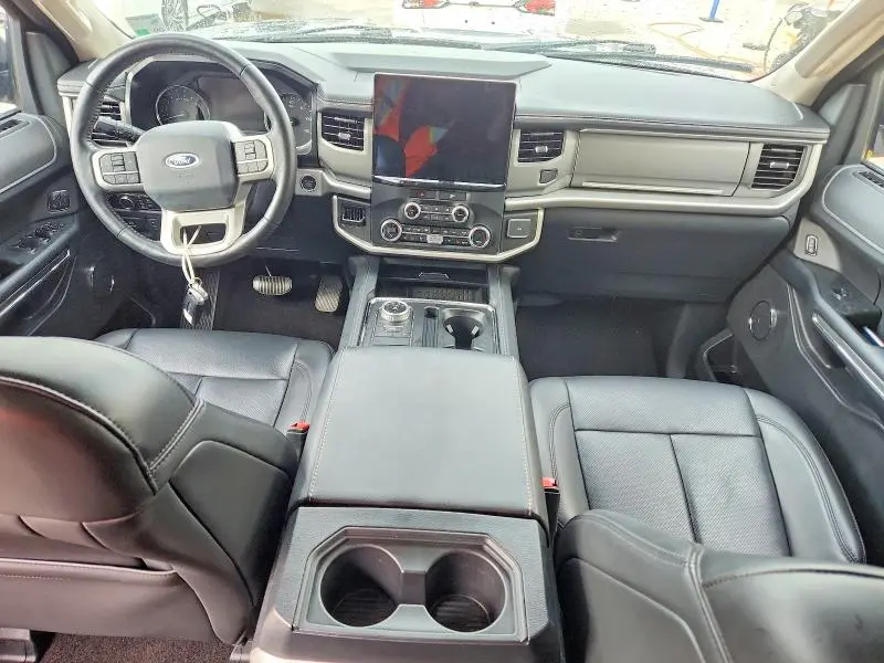 2023 FORD EXPEDITION XLT  