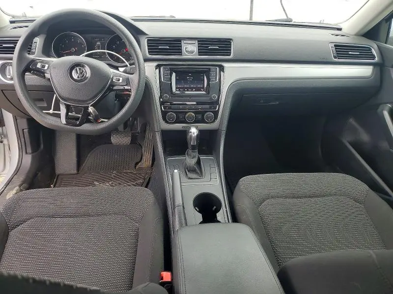 2017 VOLKSWAGEN PASSAT S  