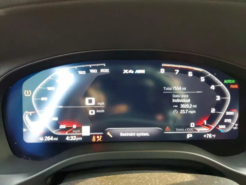 2025 BMW X4 M  