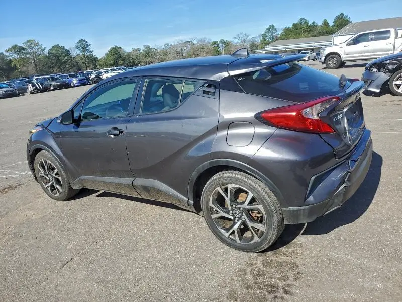 2020 TOYOTA C-HR XLE  