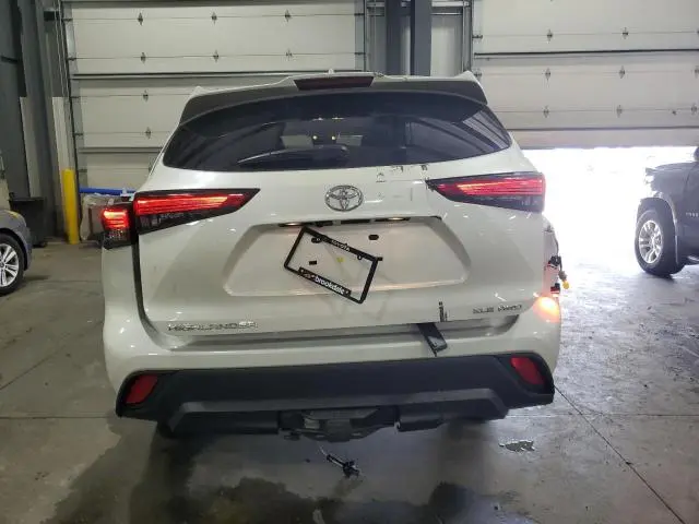 2021 TOYOTA HIGHLANDER XLE  