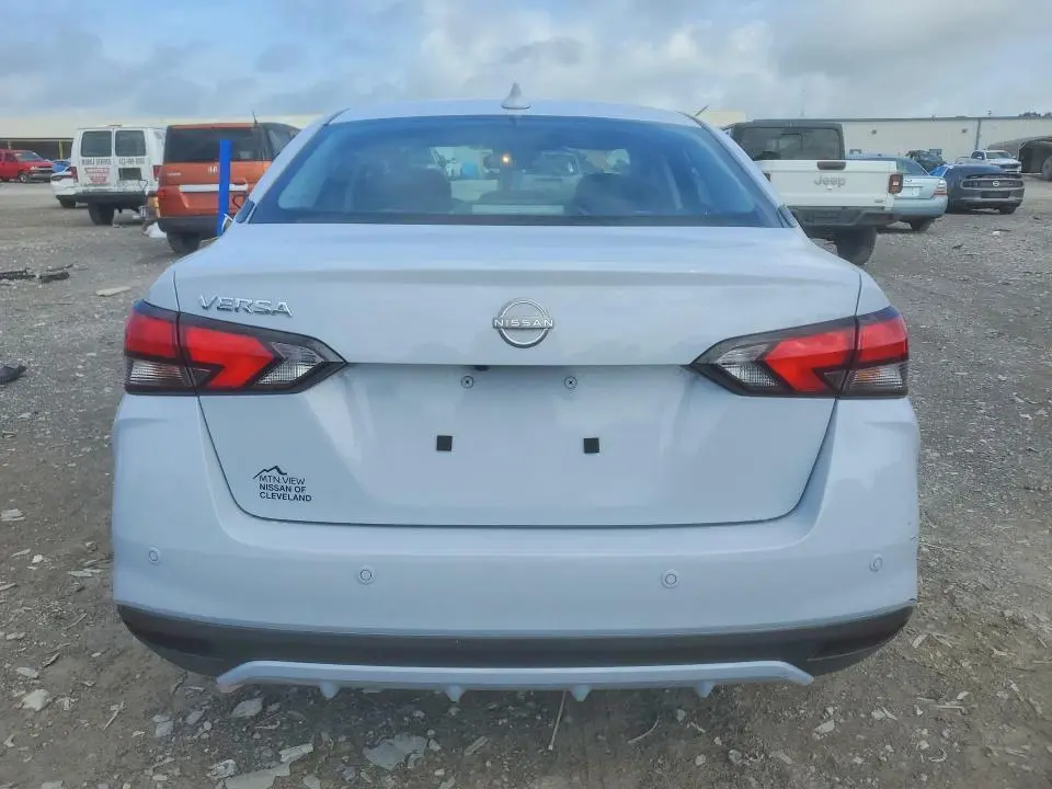 2025 NISSAN VERSA SV  