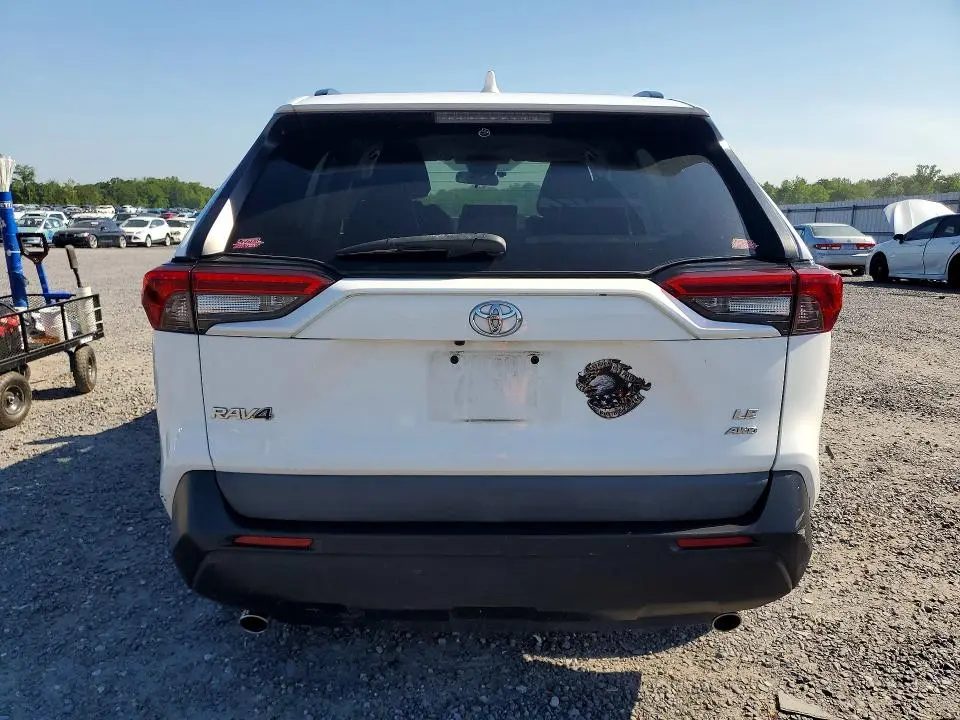 2020 TOYOTA RAV4 LE  