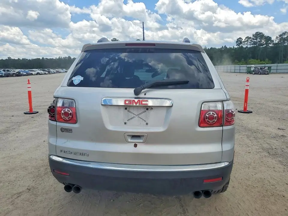 2010 GMC ACADIA SL  