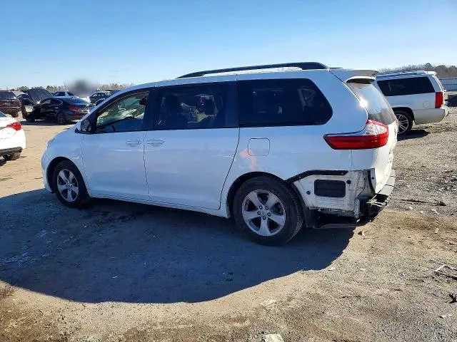 2017 TOYOTA SIENNA LE  