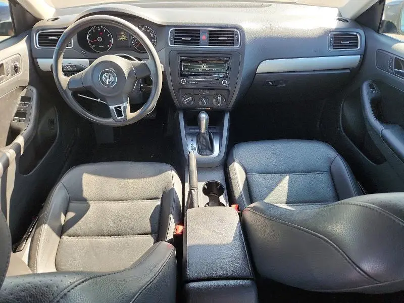 2013 VOLKSWAGEN JETTA SE  