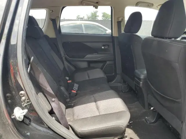 2016 MITSUBISHI OUTLANDER SE  