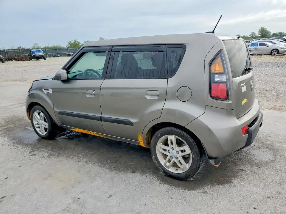 2010 KIA SOUL +  