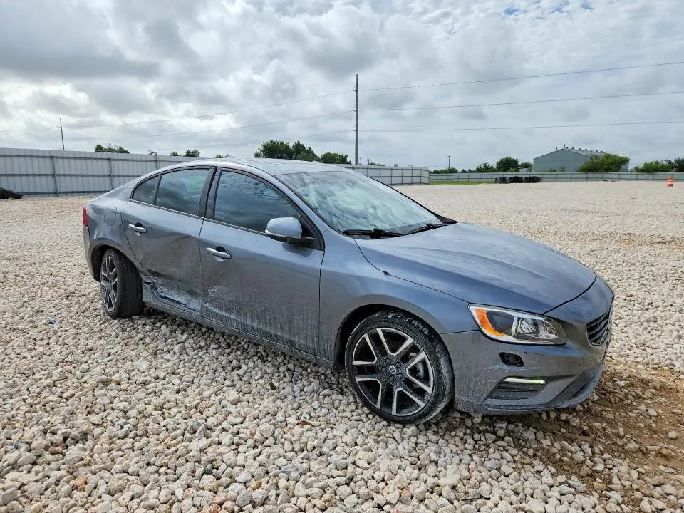 2017 VOLVO S60   