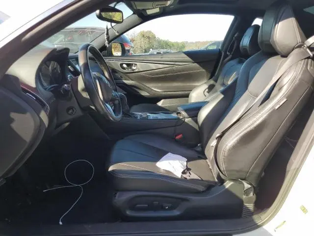 2018 INFINITI Q60 LUXE 300  