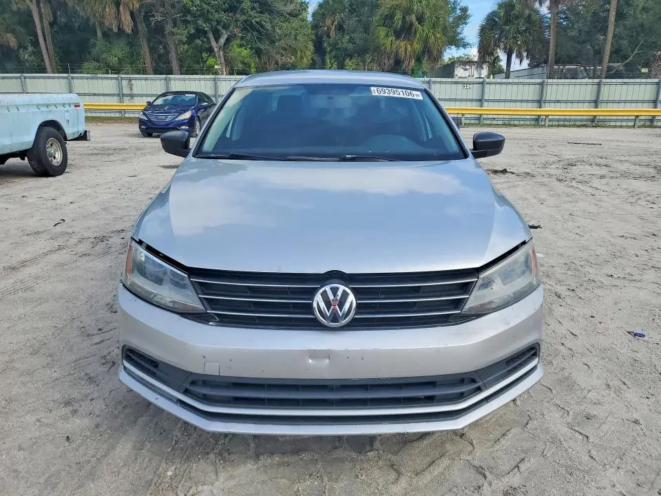 2015 VOLKSWAGEN JETTA SE  