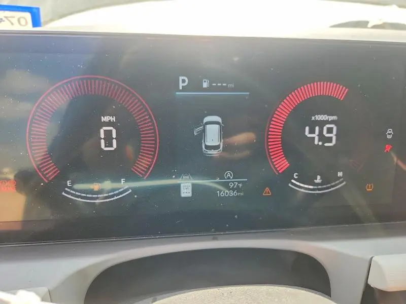 2025 HYUNDAI TUCSON SE  