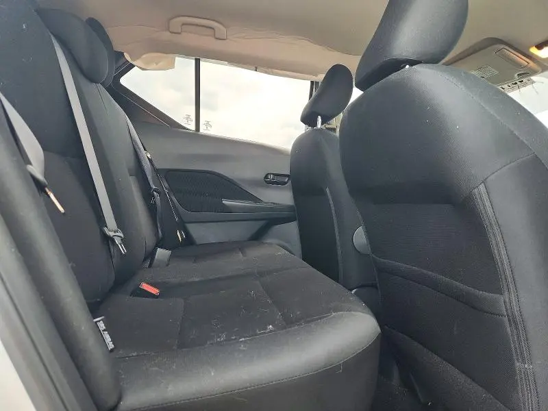 2024 NISSAN KICKS   